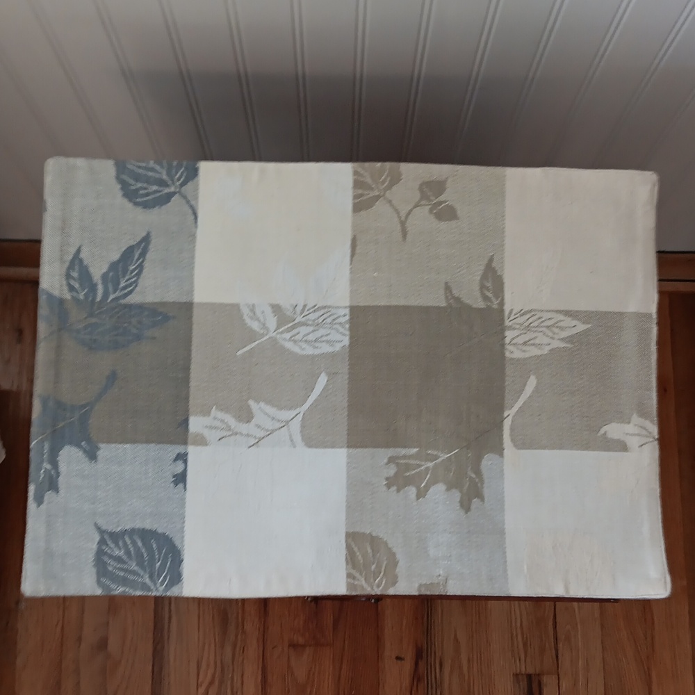 Relaxing, neutral colored fabric placemats